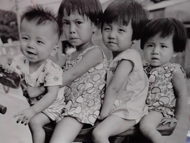 林文和夫妻两人共同扶养4个孩子成长。（林家提供）