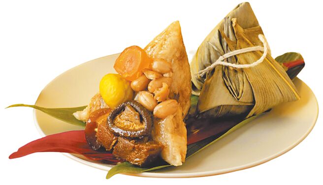 SOGO復兴馆百货首家快闪国宴主厨温国智金牌功夫四大天王粽礼盒，原价1990元，特价1280元（10颗）。（SOGO提供）