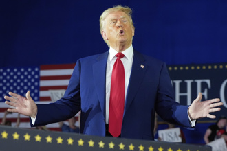 川普100天》演说亮点一次看！批鲍尔「我更懂利率」 不再中国优先