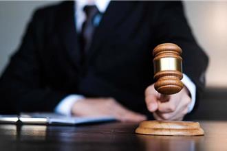 高雄校長偷拍少女洗澡！隨身碟藏辦公室遭抓包 重判9年