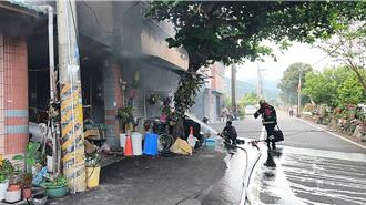 台東民宅火警疑屋主兒縱火 親友現身憤怒爆打