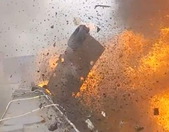 法國海軍實測神風無人艇撞擊貨船的威力 