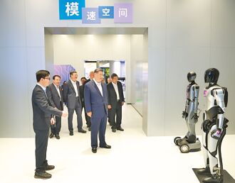 习视察上海 增强科技自力更生