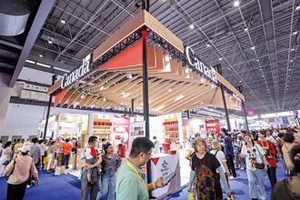 抗美关税 陆盼推动中加合作