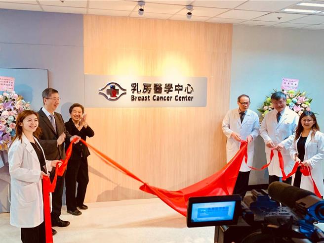 乳癌為女性10大癌症之首，林口長庚醫院每年診治全國約10分之1新診斷乳癌個案，目前1至4期的乳癌存活率已領先全國醫學中心平均。為了再提升乳癌照護品質，林口長庚於醫學大樓一樓再設置整合性的乳房醫學中心，提升全方位乳癌照護品質。（院方提供）
