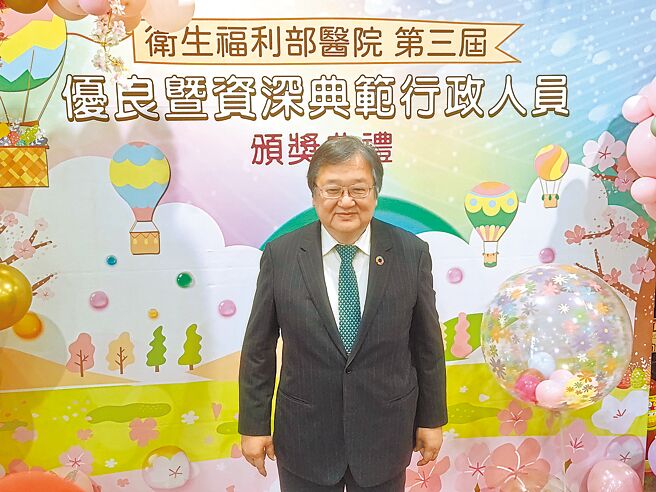 卫福部长邱泰源29日受访表示，如果能够将花莲县秀林乡试办「论人计酬」的模式，扩大在花莲及台东体现，这是政府现在的方向。（王家瑜摄）