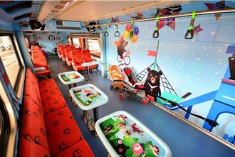 親子車廂遭普通乘客占用？台鐵檢討1措施避誤會