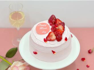 抢攻母亲节市场 粉色蛋糕掳获妈妈心