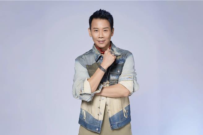 陶喆暌違12年推出第8張錄音室專輯《STUPID POP SONGS》。（偉大文化提供）