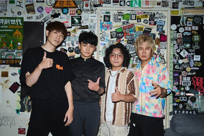 蕭閎仁(左起)、楊肅浩、潘信維、羅文裕１日舉辦「歌聲內底攏是話」演唱會。（時刻娛樂提供）