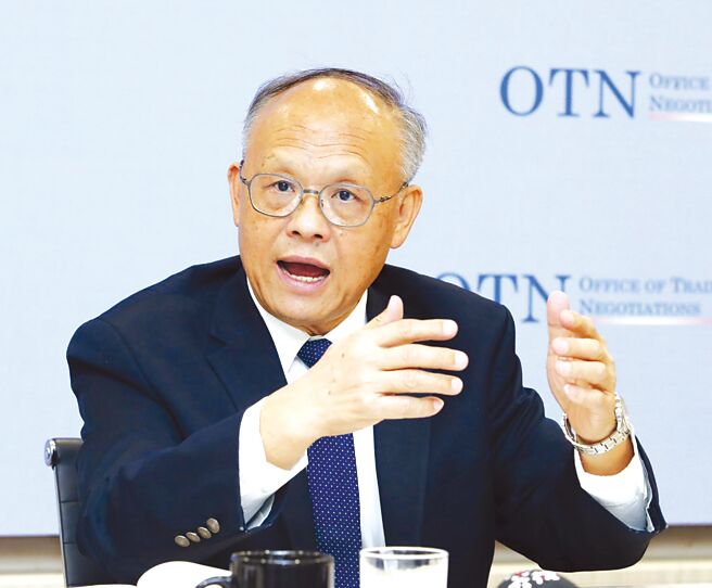 前经贸谈判办公室代表邓振中。图／刘宗龙