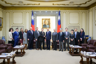 接見前美軍印太司令 韓國瑜曝三黨一致支持強化國防預算