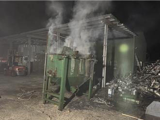 金門回收場集塵桶暗夜冒濃煙 警消馳援搶救幸未釀災