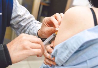 公費三價流感疫苗5家得標 疾管署購686劑10月開打