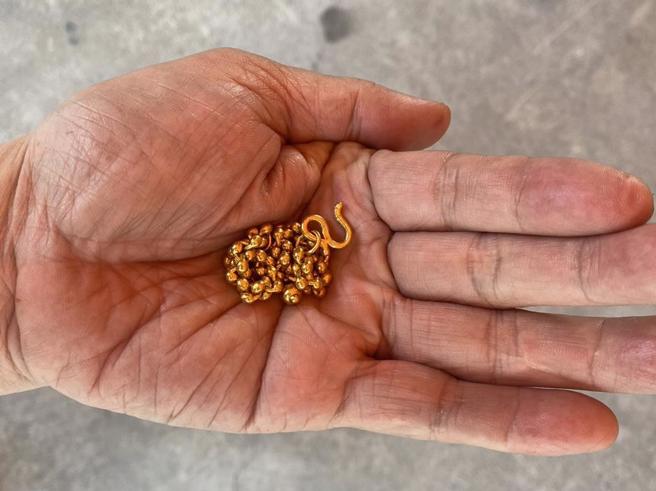 芎林清洁队劳动节当天整理回收物时，发现一批黄金，图为示意图并非该批黄金本尊。（三仁寿提供／邱立雅竹县传真）