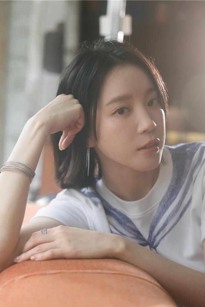 程予希笑曝以前曾偷谈恋爱，结果直接在校门口被爸妈逮个正着。（星星相艺提供）