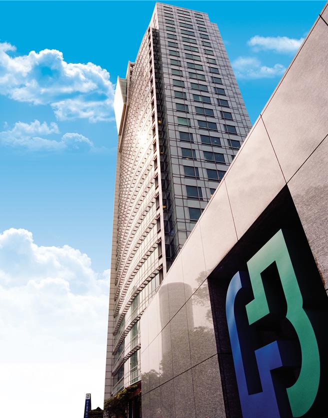 金控獲利王股利出爐！富邦金總股利4.5元創新高，現金殖利率約5％。(資料照／洪凱音台北傳真)