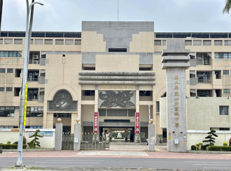 嘉義女中要收男生 考卷藏密碼「Girls only」校方回應