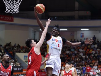 SBL》摩斯44分22籃板太狂 裕隆險退台銀拿下決賽首勝