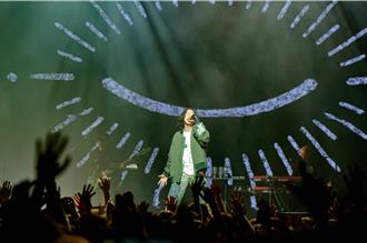 木谷龍也化身「日本伍佰」 邀2000台粉齊唱《咒術迴戰》神曲