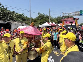 白沙屯Buffet太驚人！香燈腳被餵飽 拿「31項補給品」吃不完