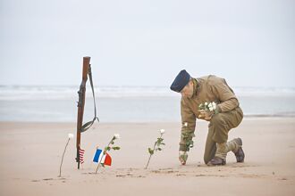 路透：赖首纪念欧战胜利 强调侵略必败