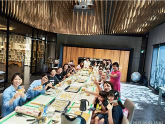 中市大雅分局揪「警察媽媽」手作可頌 歡慶母親節