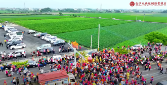 白沙屯媽祖緊急大迴轉 「粉紅超跑」直奔對面