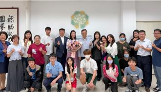 清寒學生相見歡活動 孩子祝「認助人媽媽」母親節快樂