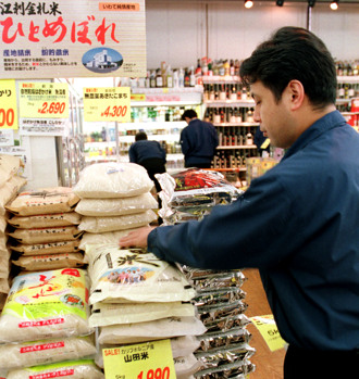 米荒持續 日本人到韓國買米 超市日文廣告攬客