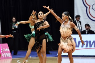 全國總統盃運動舞蹈》魅力黑金舞衣上身 小將克服瓶頸奪金