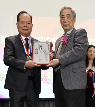 林暉博士獲頒榮譽文藝獎章文化獎 展現台灣文化國際影響力