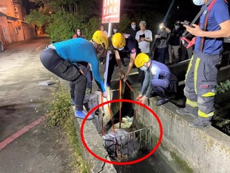 花莲水圳惊见「棉被裹尸」 警消紧急打捞！结局大逆转