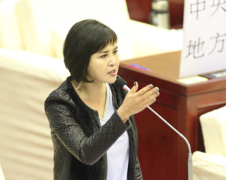 1句話轟爆罷團「童哭著喊讀書有什麼用」宣傳片 美女議員：看了很不舒服