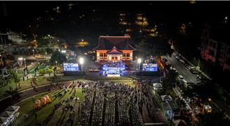 佛誕母親雙節慶 旗山3000人祈福共善 蔬食傳愛