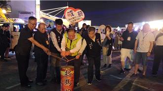 海上花火節前夕 澎湖電子武轎上街幫暖場