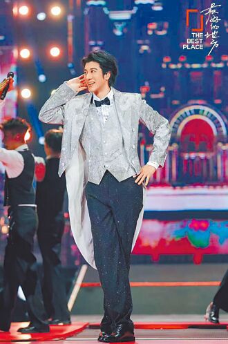 王力宏杭州場舞台突降險跌落