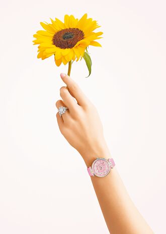 鑽石之王海瑞溫斯頓 致敬母愛光芒