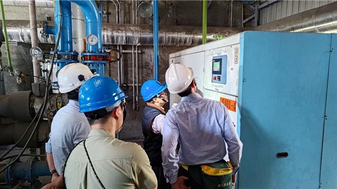 高市环保局「自主减量计画辅导团」协助盘点减碳空间。（高市环保局提供）