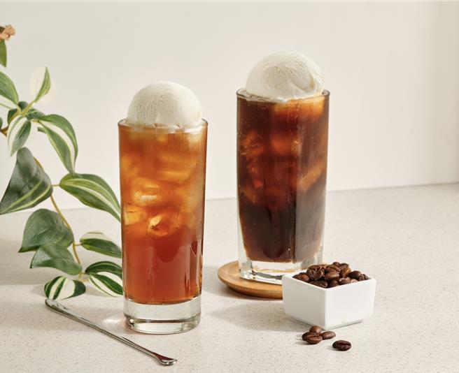 OKmart即日推全新「冰淇淋莊園美式／紅茶」，5月28日前嘗鮮價59元。（OKmart提供／朱世凱台北傳真）