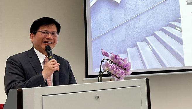 外長林佳龍日前在北科大論壇，以「從新南向到新東向，公私協力打造台美聯合艦隊」主軸，倡談台美AI合作。圖／取自林佳龍臉書