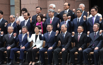 政院否認內閣改組   郭正亮點名：沒換「他」意義不大