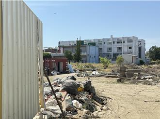 高雄灣內國小舊校址閒置遭堆垃圾 周邊髒亂居民盼整頓
