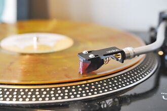 黑膠唱片藏情壞