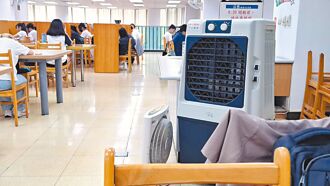 淡水水碓圖書館空調故障 學子慘了