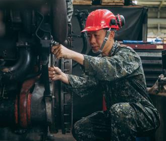 龍潭聯保廠引擎翻修 展後勤效能