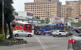 好市多見「多輛遊覽車」駛入 知情曝真相：宜蘭人包車