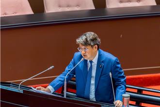 黃建賓爭取東部優惠票價、增南迴班次 卓揆允諾