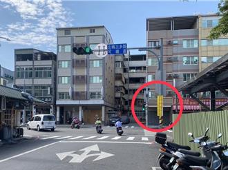 高雄路口驚見「28字」告示牌惹議 網炸鍋：誰看得完