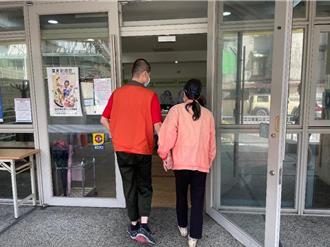 老人照顧老憨兒成常態！心智障礙家庭困境多 第一社福籲社會支持